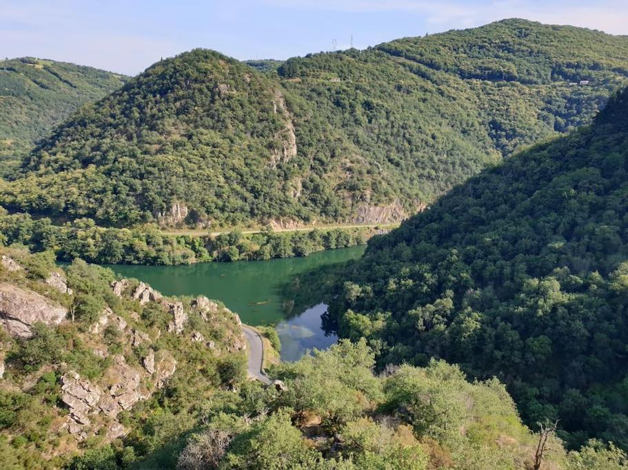 Gîte du Presbytère Ayssenes-la-Bacaresse Esterno foto